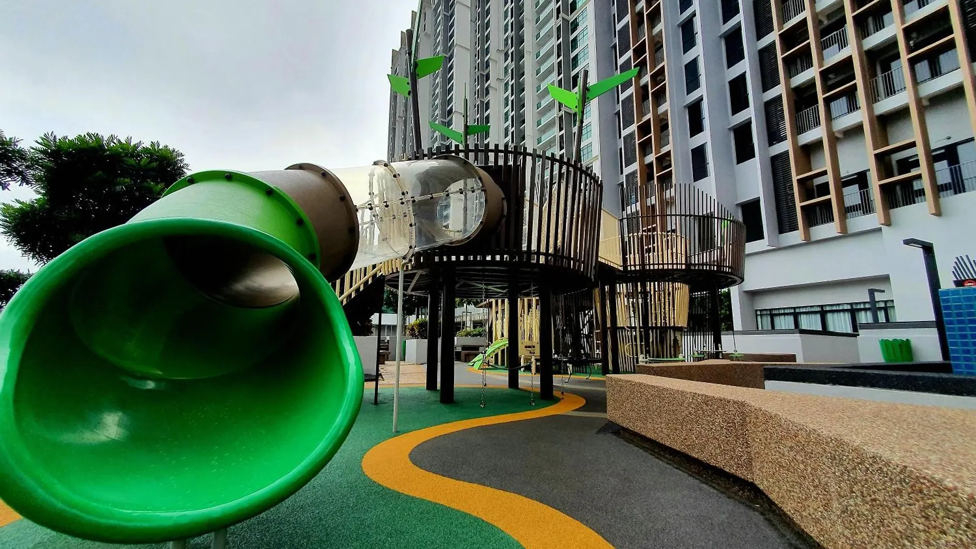 Quiet Scenic High Floor Parkview At Skytrees, 1-3 Pax Apartment Johor Bahru Malaysia