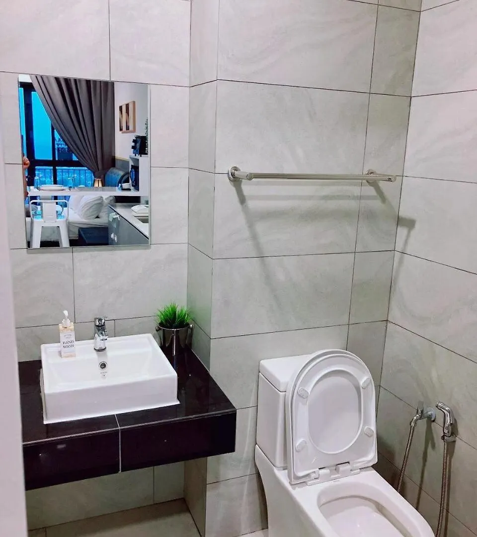 Quiet Scenic High Floor Parkview At Skytrees, 1-3 Pax Apartment Johor Bahru